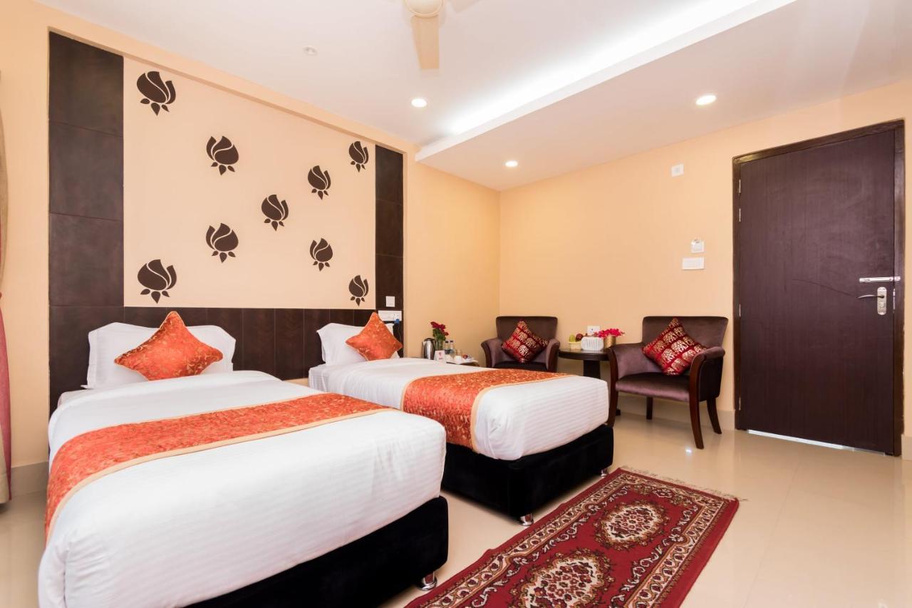 Oyo 9202 Hotel Central Courtyard Siliguri Exterior photo
