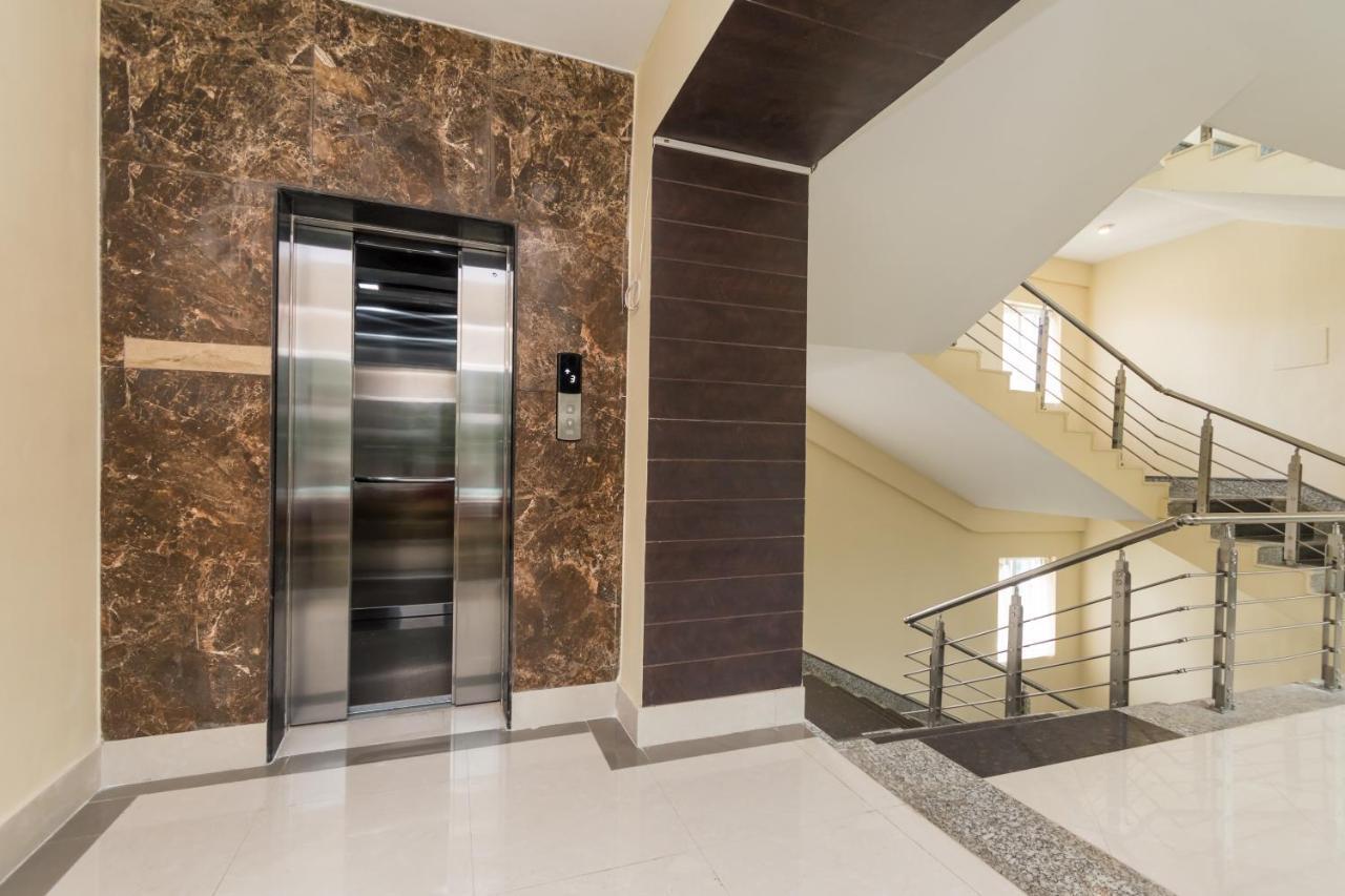 Oyo 9202 Hotel Central Courtyard Siliguri Exterior photo