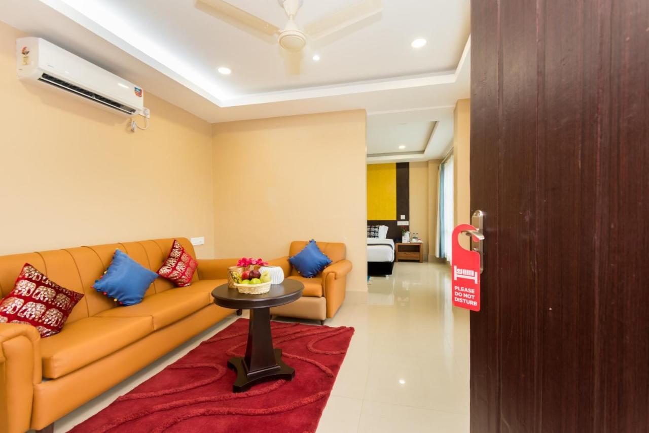 Oyo 9202 Hotel Central Courtyard Siliguri Exterior photo