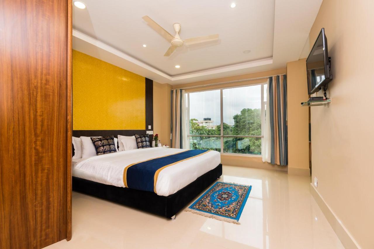 Oyo 9202 Hotel Central Courtyard Siliguri Exterior photo